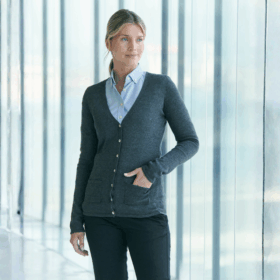 Henbury Women’s v-button cardigan