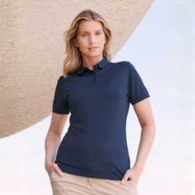 Henbury Women’s recycled polyester polo shirt