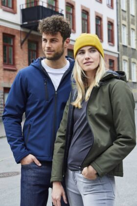 Clique Padded Hooded Softshell