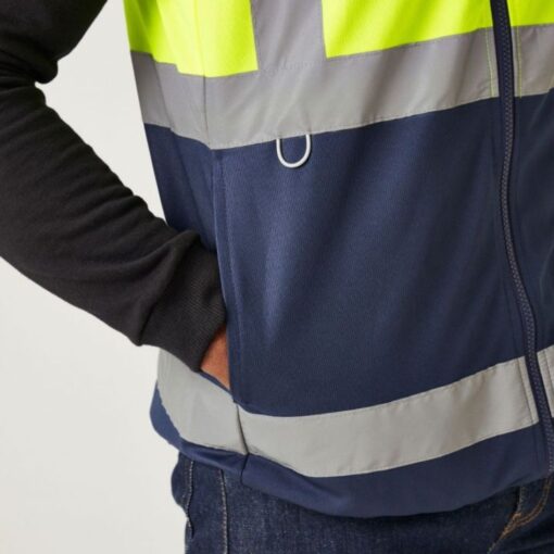 Yellow/Navy close up of pocket